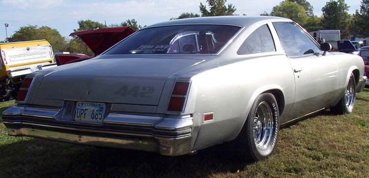 76 Oldsmobile Cutlass 442 Coupe