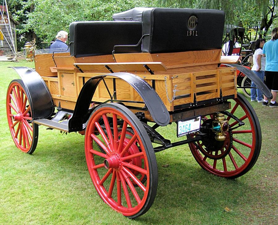 12 International Motorwagon Touring